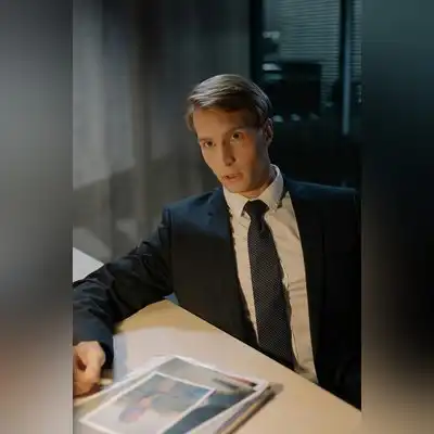 万哲
